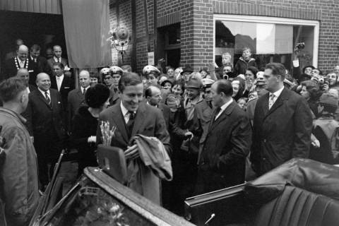 ARH NL Dierssen 1506/0024, Besuch von Prinzessin Beatrix und Claus von Amsberg, Hitzacker, 1965