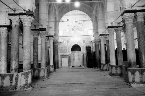 ARH NL Dierssen 1520/0004, Innenraum einer Moschee, Kairouan, 1966