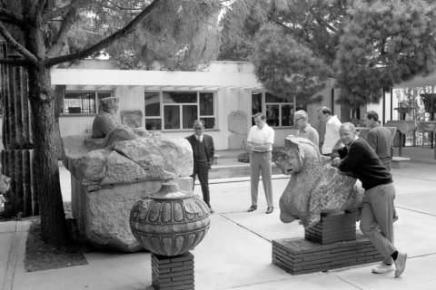 ARH NL Dierssen 1559/0013, Außenbereich des Ephesos-Museum Selçuk, 1967