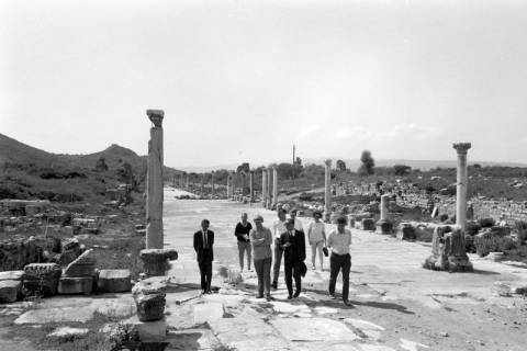 ARH NL Dierssen 1560/0002, Arkadische Straße von Ephesos, Selçuk, 1967
