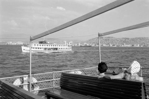 ARH NL Dierssen 1566/0001, Auf einer Fähre, Izmir, 1967