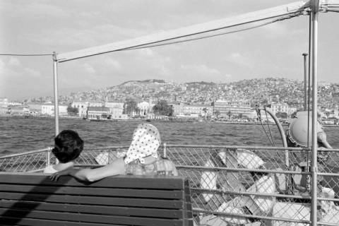 ARH NL Dierssen 1566/0007, Auf einer Fähre, Izmir, 1967