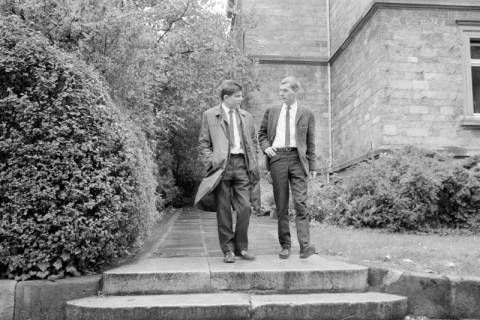 ARH NL Dierssen 1583/0006, "Missstände in Jugendheimen": Martin Bonhoeffer und Gerold Becker, Göttingen, 1967