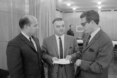 ARH NL Dierssen 1593/0005, Verkehrsgespräch: op de Hipt und Oberschulrat Dr. Klatt, Hannover, 1968
