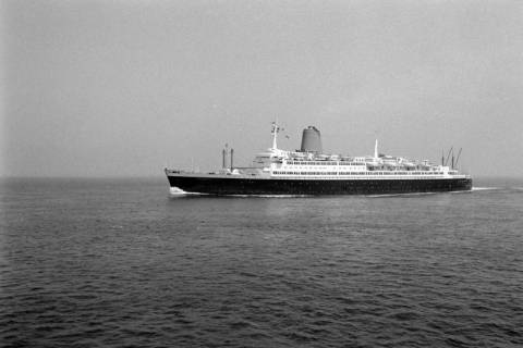 ARH NL Dierssen 1597/0006, Bordaufnahme vom Kreuzfahrtschiff "Regina Maris", Norwegen, 1968