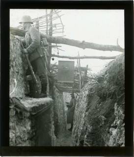 ARH NL Kageler 111, 1. Weltkrieg, Graben mit Posten, Maashöhen, Frankreich, zwischen 1914/1918