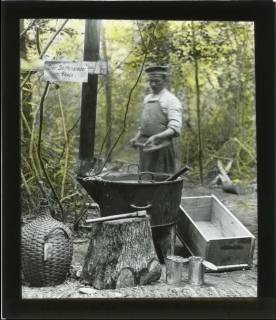 ARH NL Kageler 117, 1. Weltkrieg, Seifensieder im Wald bei Unterhofen (Secourt), Frankreich, zwischen 1914/1918