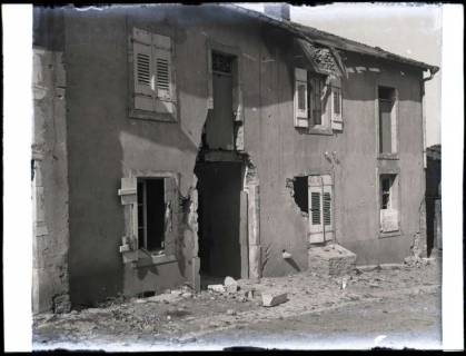 ARH NL Kageler 215, 1. Weltkrieg, zerstörtes Haus, Mailly-sur-Seille, Frankreich, zwischen 1914/1918