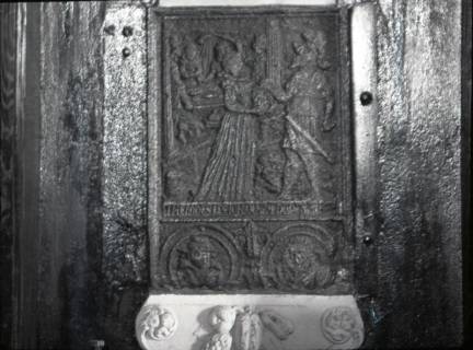 ARH NL Kageler 2168, Eiserne Ofenplatte von 1687 in einem Bauernhaus, Groß Munzel, 1940
