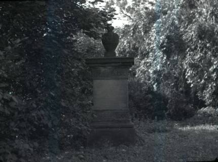 ARH NL Kageler 2171, Grabstein von 1832, Groß Munzel, 1940