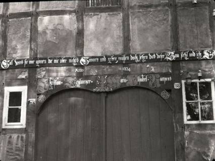 ARH NL Kageler 2186, Sinnbilder (Lebensbaum, Sechsstern) an einem Bauernhaustor, Engelbostel, 1940