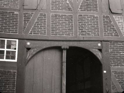 ARH NL Kageler 2217, Sinnbilder (Sechsstern, Lebensbaumzweig) an einem Bauernhaustor, Bantorf, 1940