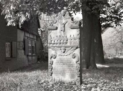 ARH NL Kageler 2484, Grabstein von 1731, Hiddestorf, 1940