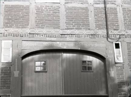 ARH NL Kageler 2650, Sinnbilder (Lebensbaum, Runen) an einem Bauernhaustor, Leveste, 1940