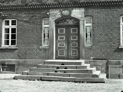 ARH NL Kageler 2683, Treppe zu einem Bauernhaus (Vorm Dorfe 6), Devese, 1940
