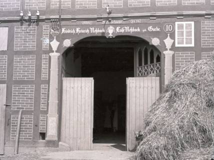 ARH NL Kageler 2739, Säulengeschmücktes Bauernhaustor, Landringhausen, 1940
