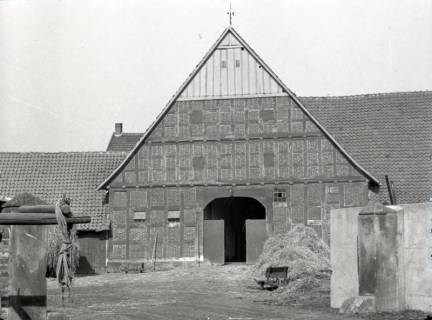ARH NL Kageler 2747, Niedersächsisches Bauernhaus mit Giebelpfahl, Landringhausen, 1940