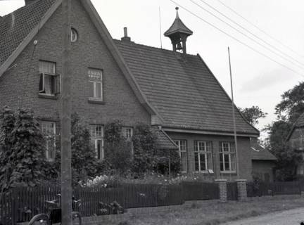 ARH NL Kageler 2823, Schulhaus, Döteberg, 1940