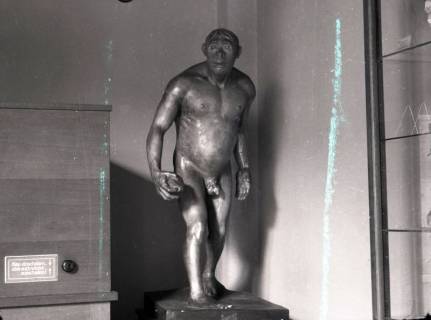 ARH NL Kageler 3073, Figur eines urzeitlichen Menschen, Hannover, 1941