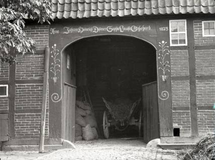 ARH NL Kageler 3148, Säulengeschmücktes Bauernhaustor, Leveste, 1940