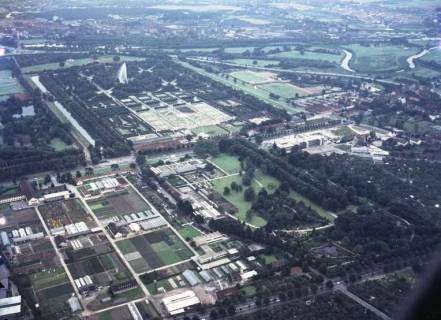 ARH NL Koberg 70, Luftbild von Hannover mit Herrenhäuser Gärten, Westschnellweg, Fachbereich Gartenbau der Leibniz Universität, Berggarten und Georgengarten, 1965