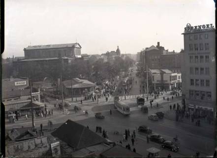 ARH NL Koberg 95, Kröpcke, Café Kröpcke und Georgstraße mit Opernhaus, Hannover, wohl 1950