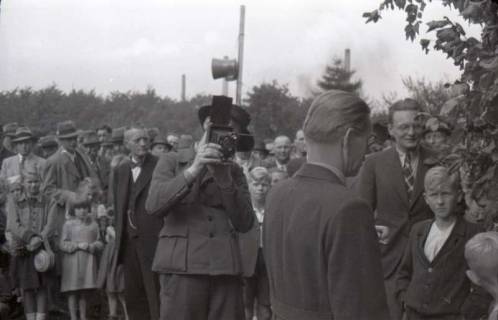 ARH NL Koberg 1014, Kundgebung der SPD, anlässlich des Bezirksparteitages am 17./18. August, auf dem Gelände des heutigen Waldstadions, Barsinghausen, 1946