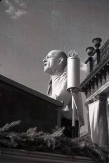 ARH NL Koberg 1015, Kurt Schuhmacher auf einer Kundgebung der SPD auf dem Opernplatz, Hannover, wohl 1946