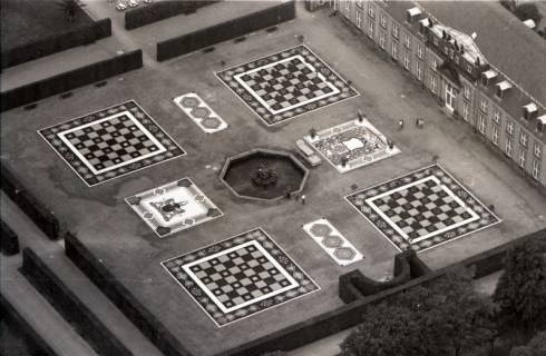 ARH NL Koberg 11583, Orangenparterre im Großen Garten der Herrenhäuser Gärten, Herrenhausen, 1964