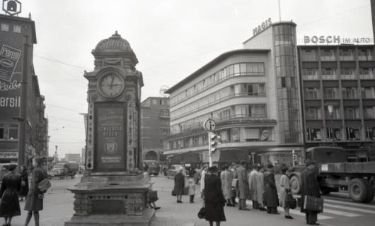 ARH NL Koberg 11678, Blick auf die Kröpcke-Uhr, Hannover, 1960