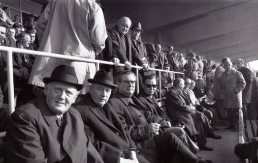 ARH NL Koberg 11766, Fußballspiel im Niedersachsenstadion, Hannover, 1971