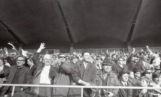 ARH NL Koberg 11776, Fußballspiel im Niedersachsenstadion, Hannover, 1971
