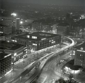 ARH NL Koberg 11781, Blick vom Rathaus auf Hannover bei Nacht, 1971