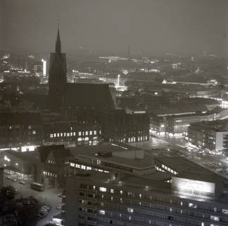 ARH NL Koberg 11786, Blick vom Rathaus auf Hannover bei Nacht, 1971