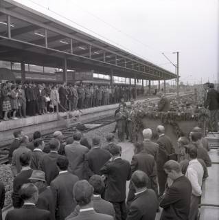 ARH NL Koberg 11899, Richtfest am Hauptbahnhof, Hannover, 1963