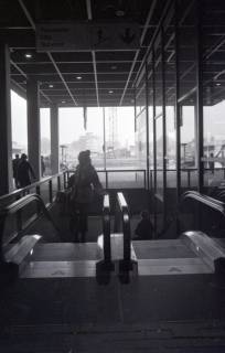 ARH NL Koberg 12017, Rolltreppe zu einer Unterführung am Raschplatz, Hannover, 1976