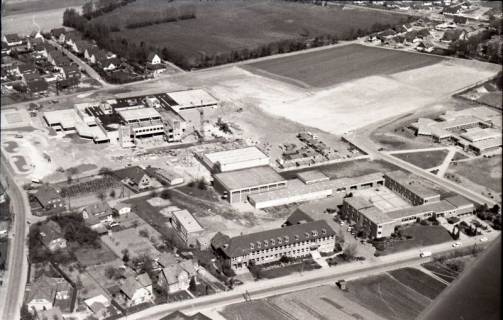 ARH NL Koberg 2425, Schulzentrum und Sporthalle, Mellendorf , 1974