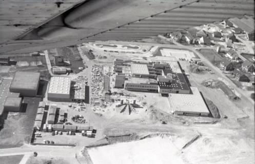 ARH NL Koberg 2431, Schulzentrum und Sporthalle, Mellendorf , 1974