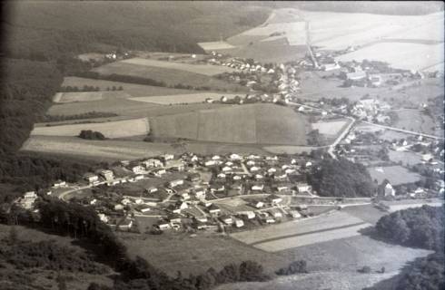 ARH NL Koberg 2542, Neubausiedlung von Einfamilienhäusern, Nienstedt, 1972