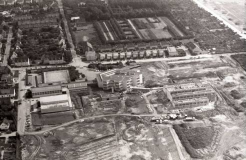 ARH NL Koberg 2834, Georg-Büchner-Gymnasium und Hallenbad, Letter, 1972