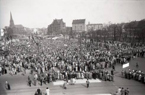 ARH NL Koberg 3044, Maikundgebung des DGB auf dem Klagesmarkt, Hannover, 1952