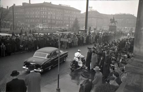 ARH NL Koberg 3089, Ankunft von Bundespräsident Theodor Heuss, in Begleitung von Ministerpräsident Kopf, am Hauptbahnhof, Hannover, 1950