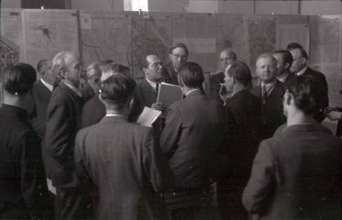 ARH NL Koberg 364, Entscheidung des Innenstadtwettbewerbs unter Leitung von Stadtbaurat Rudolf Hillebrecht, 1949