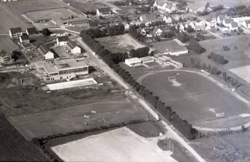 ARH NL Koberg 3739, Pattenser Bad vor Eröffnung und Sportplätze, Pattensen, 1972