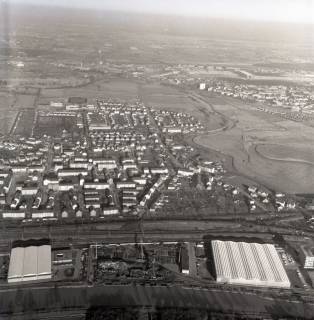 ARH NL Koberg 3852, Industriehallen und Mittellandkanal zwischen Letter und Gümmer, Seelze, 1973