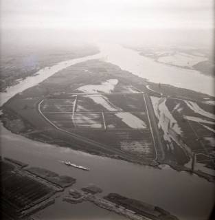 ARH NL Koberg 3918, Hochwasser der Weser, bei Brake (Unterweser), 1962