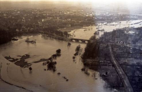 ARH NL Koberg 3945, Hochwasser der Leine, Löwenbrücke, Neustadt a. Rbge., 1962