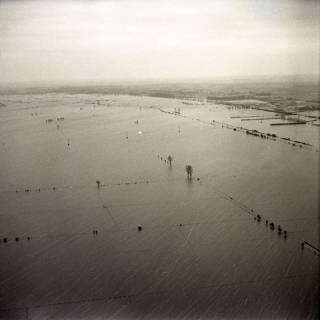 ARH NL Koberg 3998, Hochwasser, Achim, 1962
