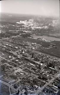 ARH NL Koberg 424, Misburger Hafen mit Erdölraffinerie (Deurag-Nerag), Misburg, 1957