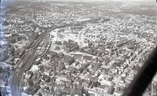 ARH NL Koberg 429, Luftbild von Hannover, u. a. mit Hauptbahnhof und Oststadt, 1957